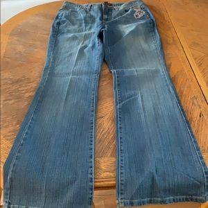 Women’s boot cut jeans size 6
